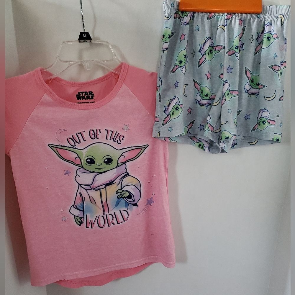 Adorable little girls shorty pajamas with baby Yoda size 7/8